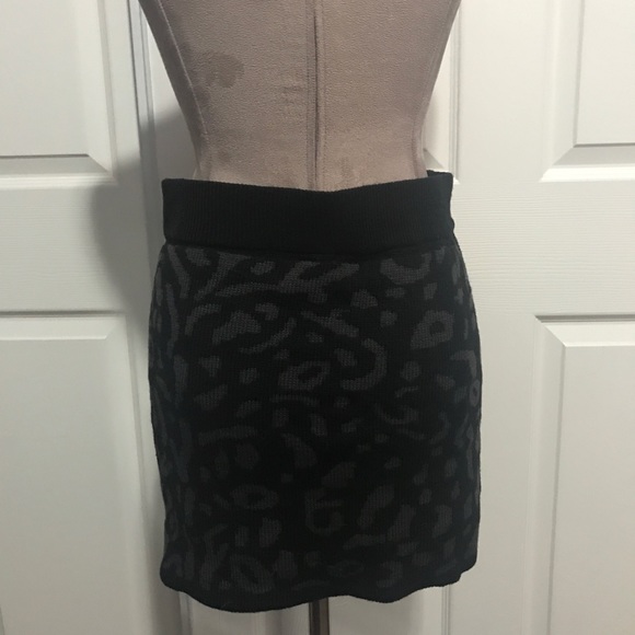 Planet Gold Skirt - Picture 4 of 4